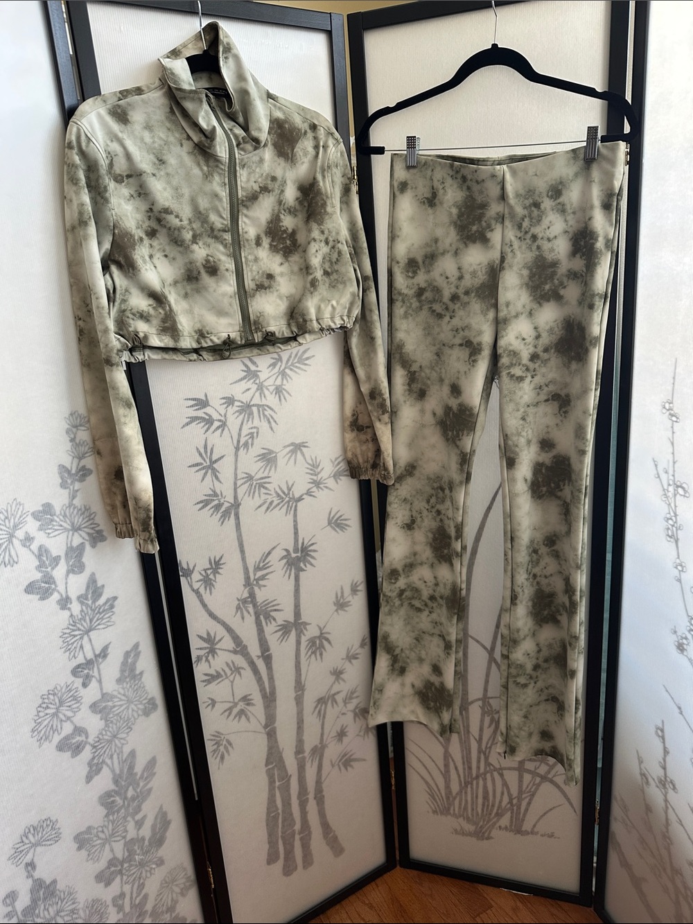 NWOT Zara Olive & Cream Tie-Dye Flare Pants Set